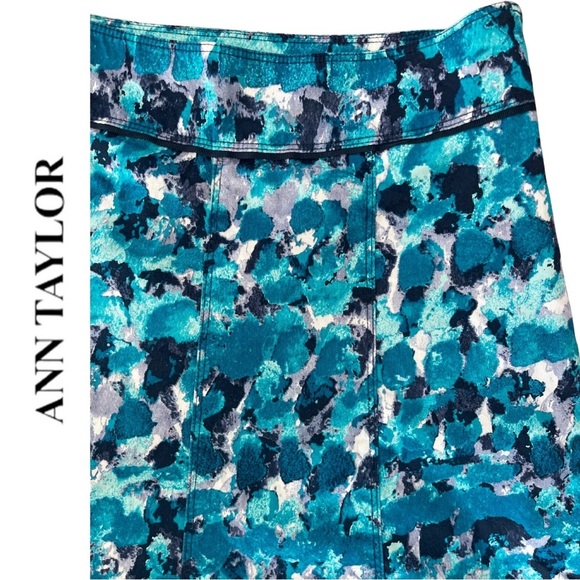 🛍️3/$40 Ann Taylor Petite A-Line
Watercolour Lined Skirt Blue Grey Navy 2P - Picture 3 of 4